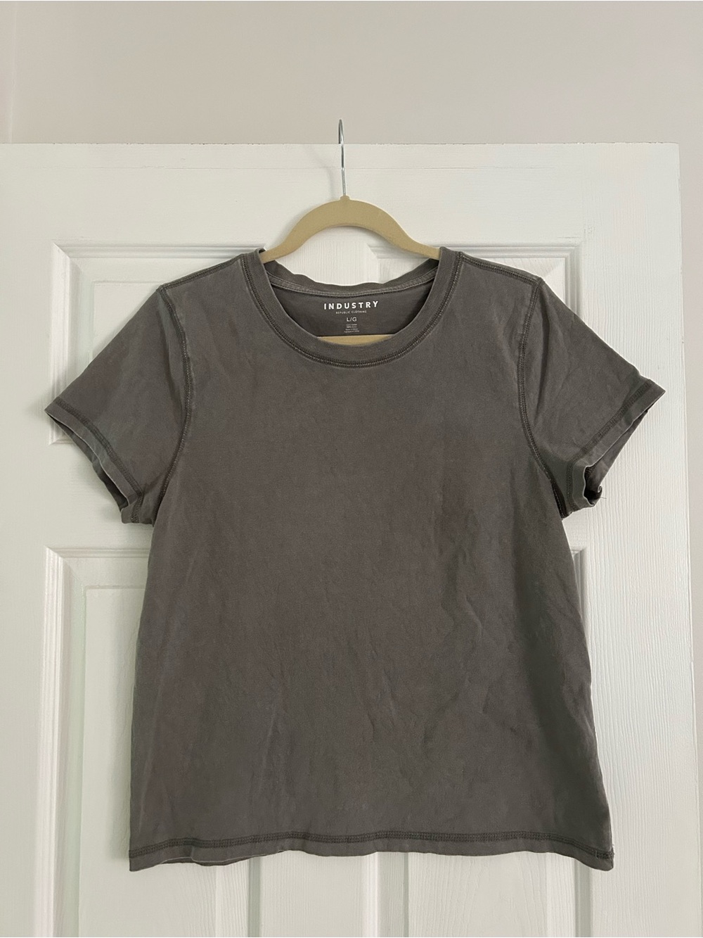 Industry Everyday Short-Sleeve Crewneck Tee in Charcoal Gray